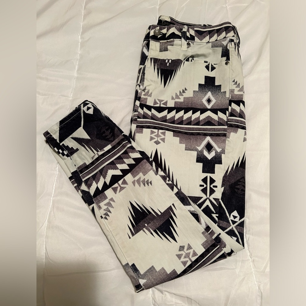 Polo Ralph Lauren skinny high rise ankle Aztec pattern jeans in great condition.